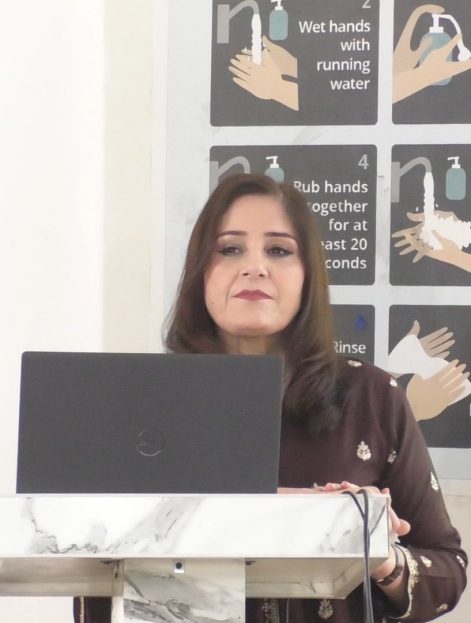 STREAM.00_25_08_18.Still010