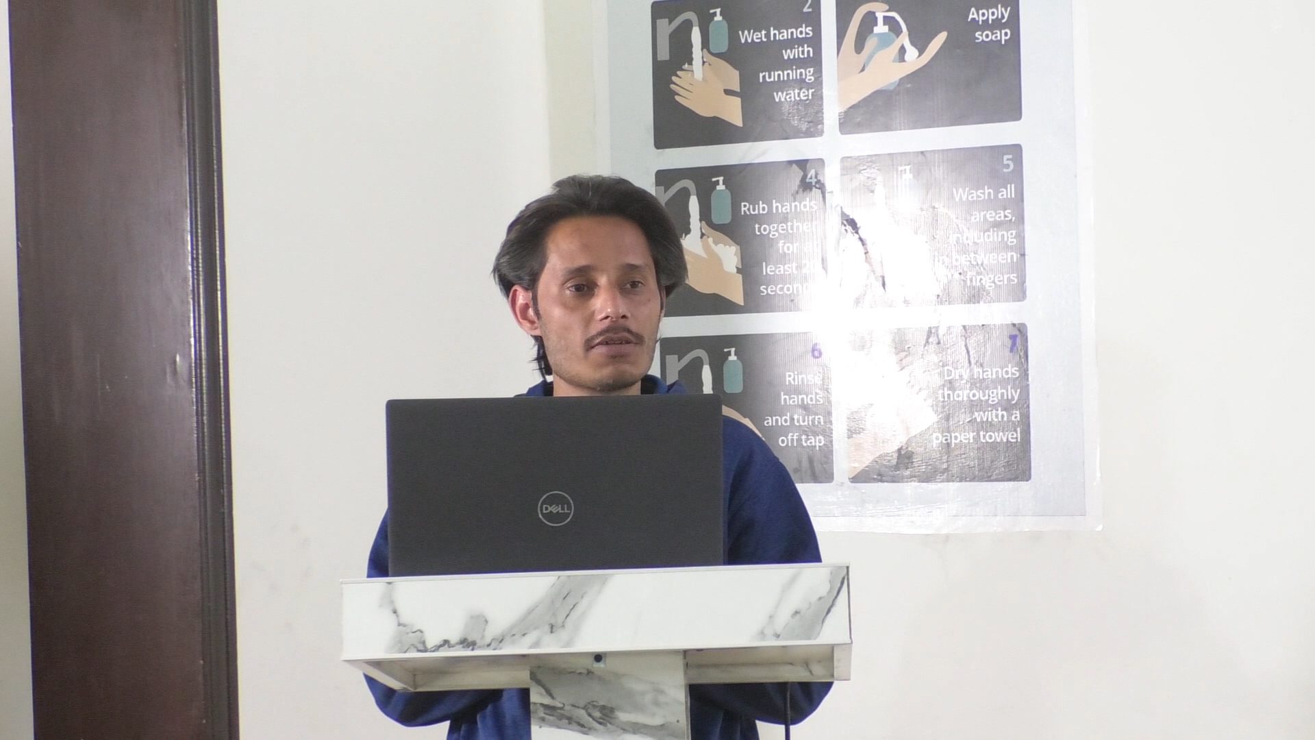 STREAM.00_45_26_18.Still018